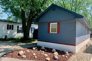 2860 N Tamarac Dr, Ludington, MI 49431 - Photo 2
