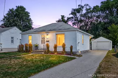 3216 SW Hillcroft Avenue SW, Wyoming, MI 49548 - Photo 2
