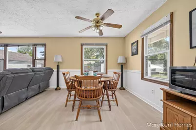 3216 SW Hillcroft Avenue SW, Wyoming, MI 49548 - Photo 12