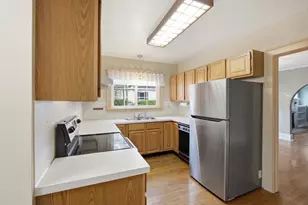 909 Moulton Ave, Muskegon, MI 49445 - Photo 8