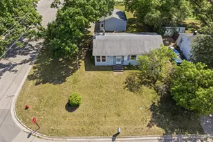 820 Loudon St, Big Rapids, MI 49307 - Photo 2