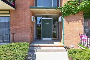 1942 Axtell Dr, Troy, MI 48084 - Photo 2