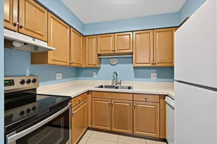 1942 Axtell Dr, Troy, MI 48084 - Photo 8