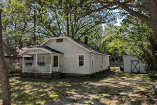 1925 Valley St, Muskegon, MI 49442 - Photo 2