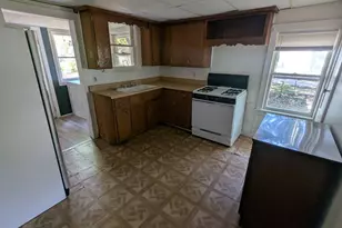 1925 Valley St, Muskegon, MI 49442 - Photo 10