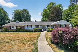 372 S Hills Dr, Battle Creek, MI 49015 - Photo 1