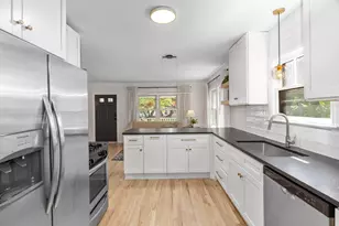 1221 Whitmore Ave NW, Grand Rapids, MI 49504 - Photo 10
