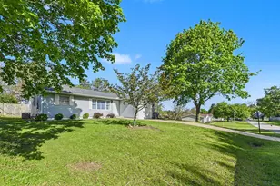 7418 Aumack Dr, Eau Claire, MI 49111 - Photo 2