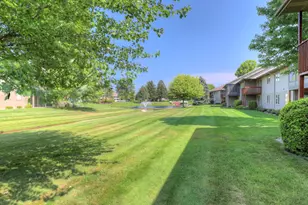265 Interlaken Ct, Zeeland, MI 49464 - Photo 6