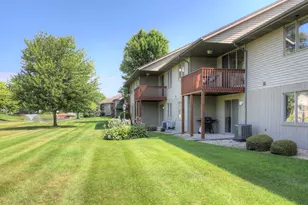 265 Interlaken Ct, Zeeland, MI 49464 - Photo 4