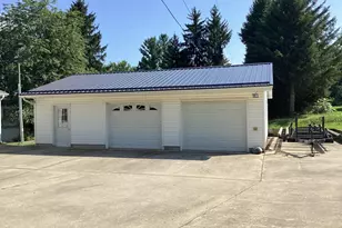 124 Horseshoe Dr, Leroy, MI 49655 - Photo 2