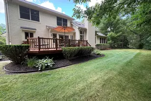 7708 Hunters Pointe, Brighton, MI 48116 - Photo 16