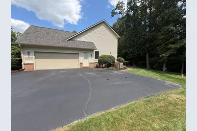 7708 Hunters Pointe, Brighton, MI 48116 - Photo 18
