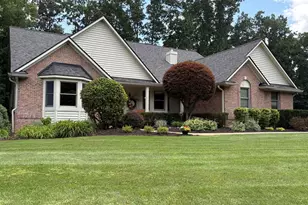7708 Hunters Pointe, Brighton, MI 48116 - Photo 2