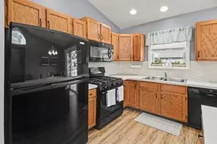 421 Macomb Ave NW, Grand Rapids, MI 49534 - Photo 14