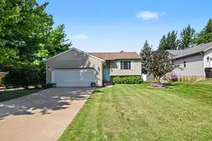 421 Macomb Ave NW, Grand Rapids, MI 49534 - Photo 2