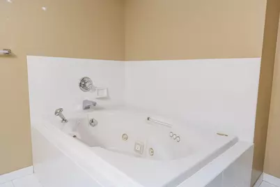 37868 Jefferson Avenue, Harrison Township, MI 48045 - Photo 32