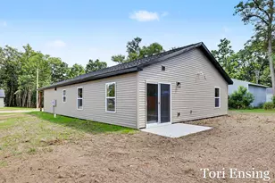723 N Burgess St, Greenville, MI 48838 - Photo 30