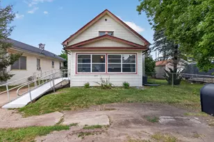 302 Cass Ave, Jackson, MI 49203 - Photo 2