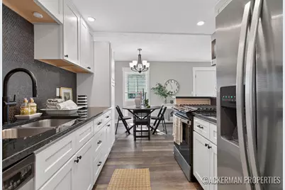 200 Heritage Commons Street SE, Grand Rapids, MI 49503 - Photo 8