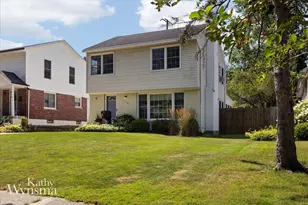 2604 Richards Dr SE, East Grand Rapids, MI 49506 - Photo 14