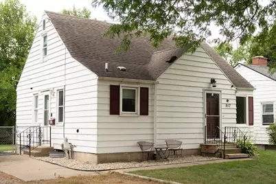 917 Clearview Street, Kalamazoo, MI 49048 - Photo 1