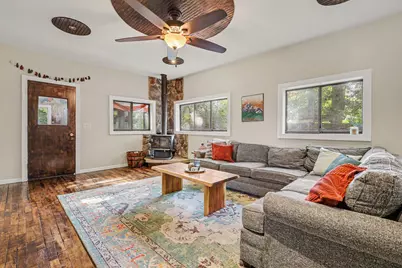 2067 Riverbank Avenue NE, Grand Rapids, MI 49525 - Photo 2