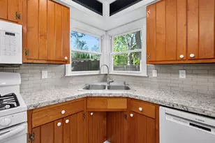 1028 Ferndale Ave, Kalamazoo, MI 49001 - Photo 6