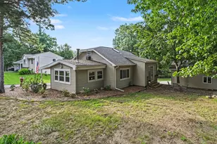 1720 Cargill St NW, Grand Rapids, MI 49544 - Photo 2