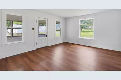 221 E Colfax Street, Hastings, MI 49058 - Photo 14
