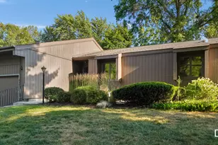 834 Brook Village Ct, Holland, MI 49423 - Photo 2