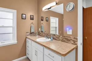 1017 Woodbridge St, Jackson, MI 49203 - Photo 26