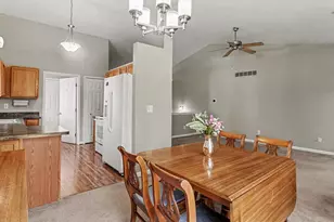 637 Bristol Dr, Chelsea, MI 48118 - Photo 8