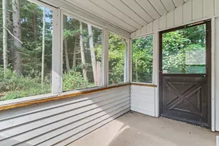 723 Charlemagne Blvd, Battle Creek, MI 49017 - Photo 16