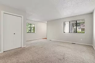 723 Charlemagne Blvd, Battle Creek, MI 49017 - Photo 6