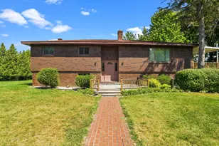 780 N Hadley Rd, Ortonville, MI 48462 - Photo 2