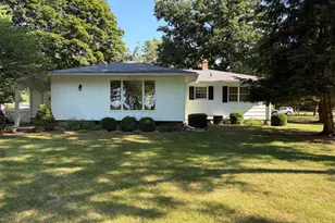 901 Irwin Ave, Albion, MI 49224 - Photo 2