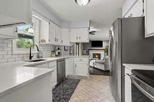 111 W Hamilton Ln, Battle Creek, MI 49015 - Photo 8