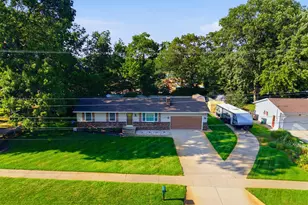 1658 Woodside Rd, Norton Shores, MI 49441 - Photo 4