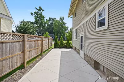 533 E Central Avenue, Zeeland, MI 49464 - Photo 32