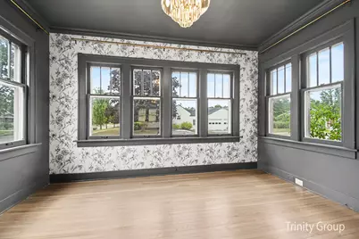 533 E Central Avenue, Zeeland, MI 49464 - Photo 10