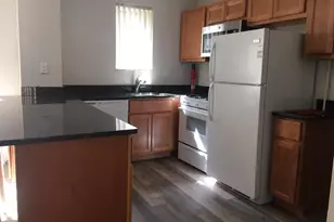 912 Oakland Ave, Ann Arbor, MI 48104 - Photo 2