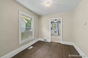 904 Riverview Ave, Lansing, MI 48915 - Photo 6