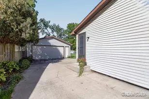 1525 Lenox Rd SE, Grand Rapids, MI 49506 - Photo 32