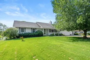 12085 W Indian Lake Dr, Vicksburg, MI 49097 - Photo 2