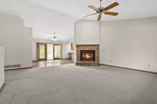 12085 W Indian Lake Dr, Vicksburg, MI 49097 - Photo 6