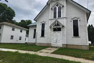 146 Church St, Saranac, MI 48881 - Photo 2