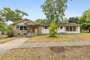800 Magnolia St, Big Rapids, MI 49307 - Photo 1