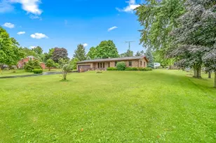 2607 Thompson St, Osseo, MI 49266 - Photo 6