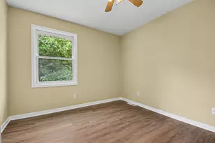 2250 Yorktown Dr SE, Kentwood, MI 49508 - Photo 14